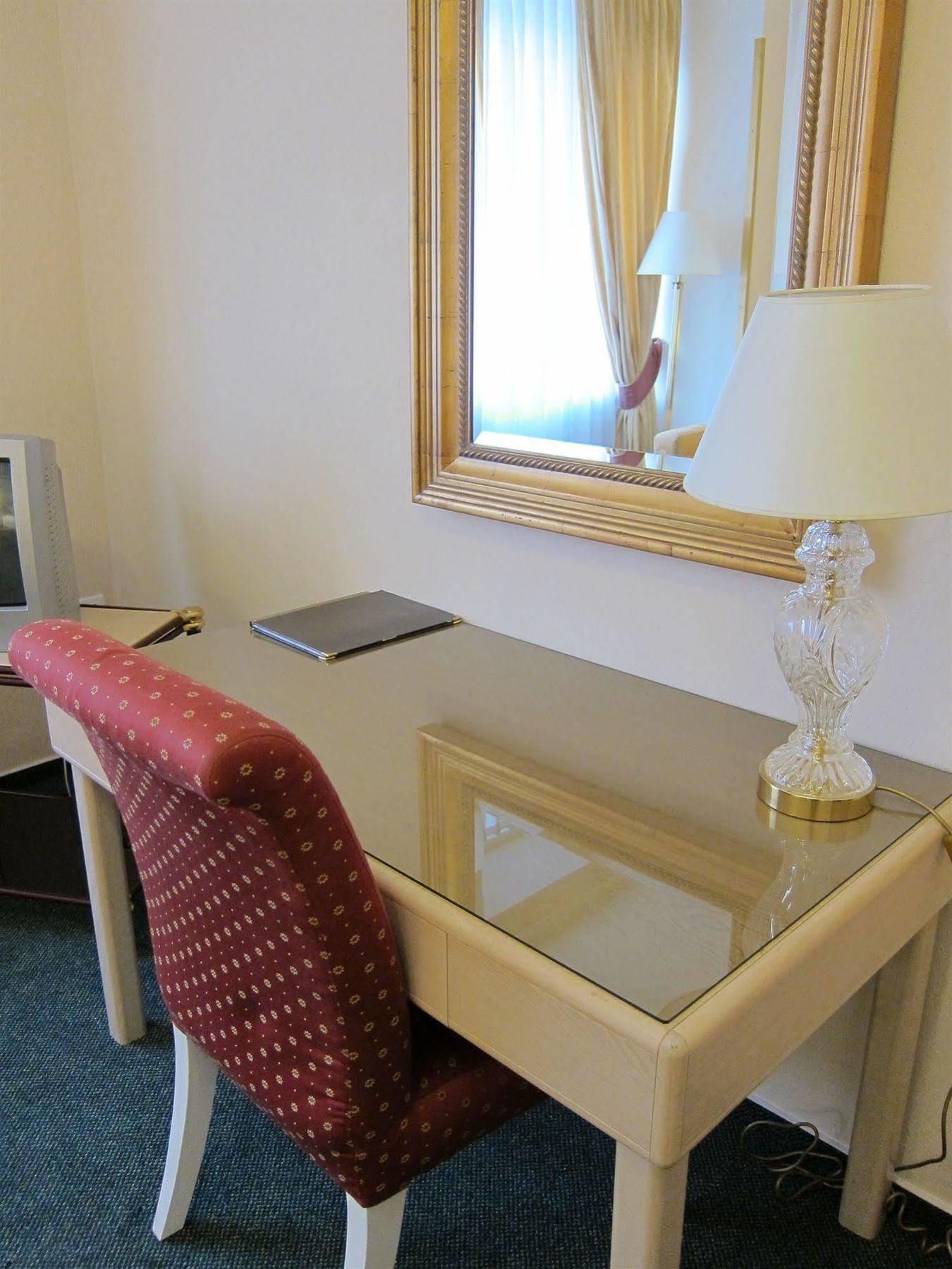 Hotel Mira Inn Prague Extérieur photo