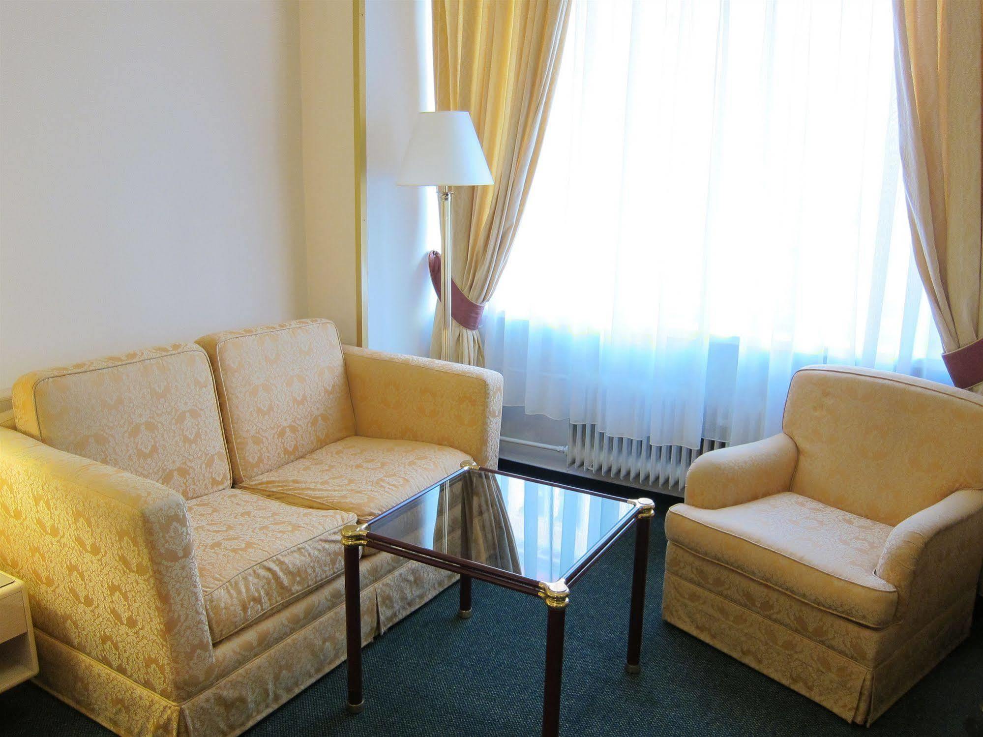 Hotel Mira Inn Prague Extérieur photo