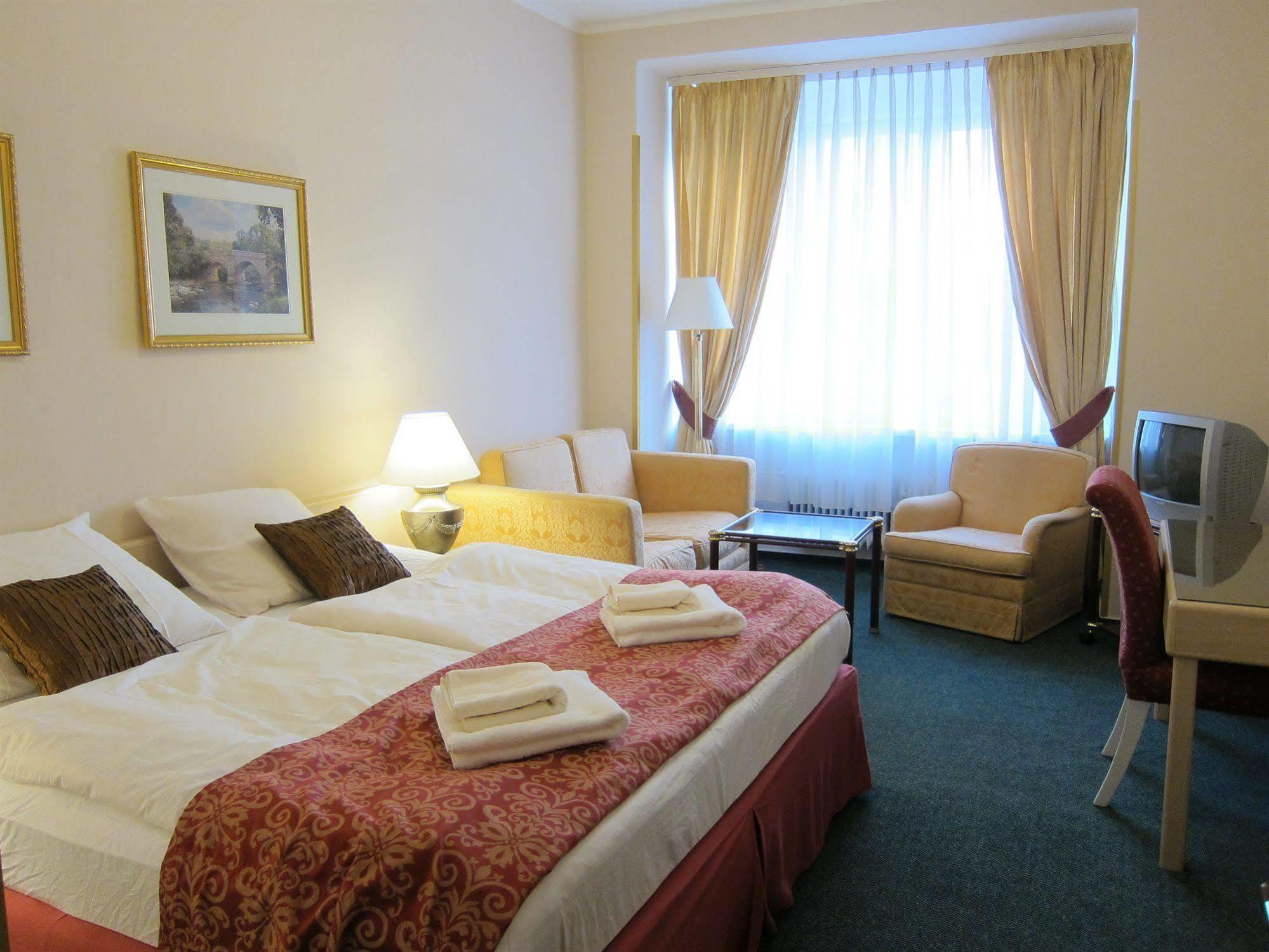 Hotel Mira Inn Prague Extérieur photo