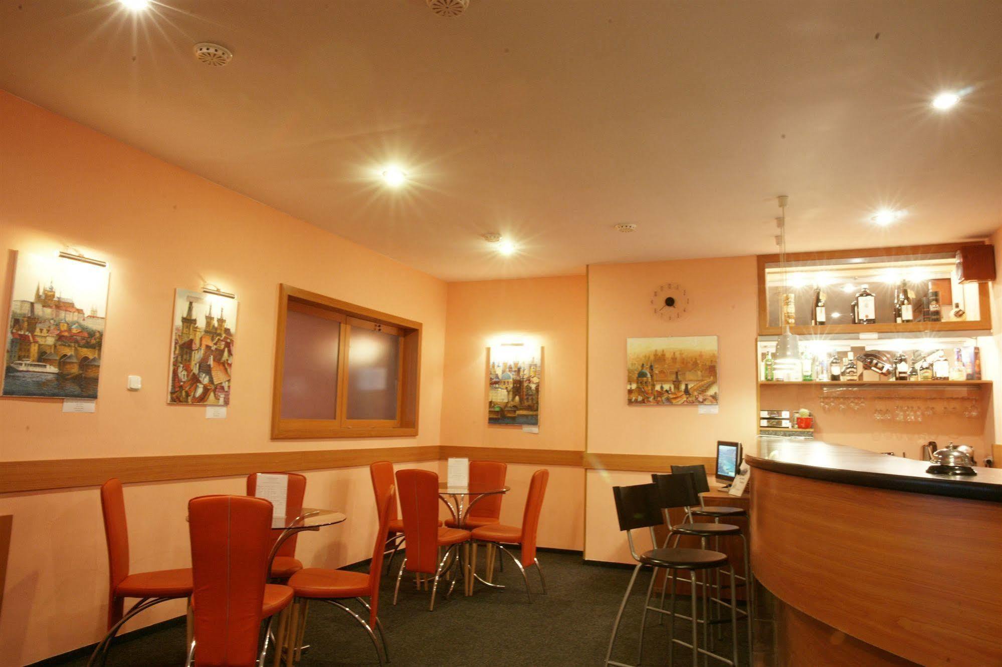 Hotel Mira Inn Prague Extérieur photo