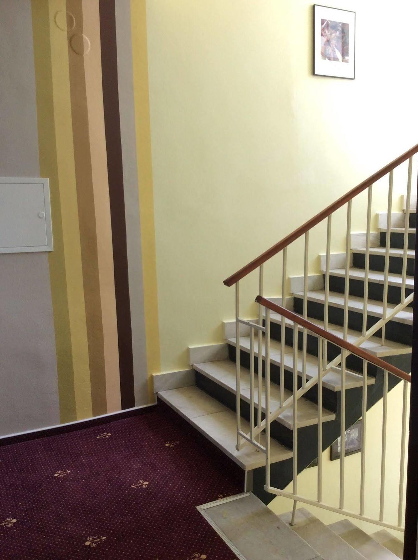 Hotel Mira Inn Prague Extérieur photo
