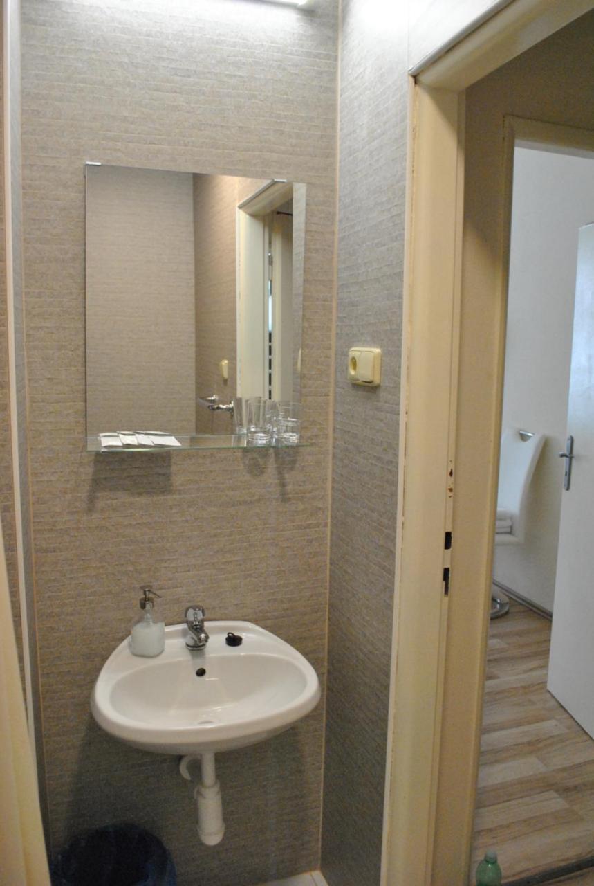 Hotel Mira Inn Prague Extérieur photo