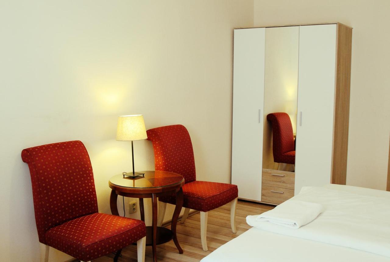 Hotel Mira Inn Prague Extérieur photo