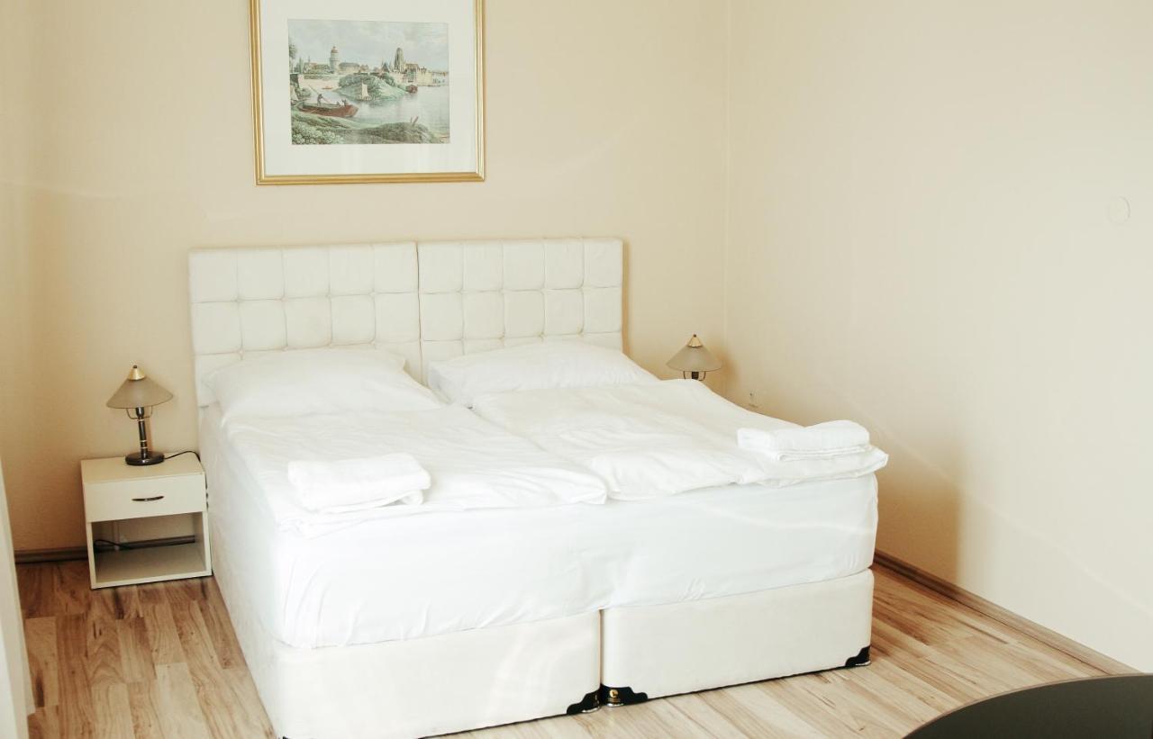 Hotel Mira Inn Prague Extérieur photo