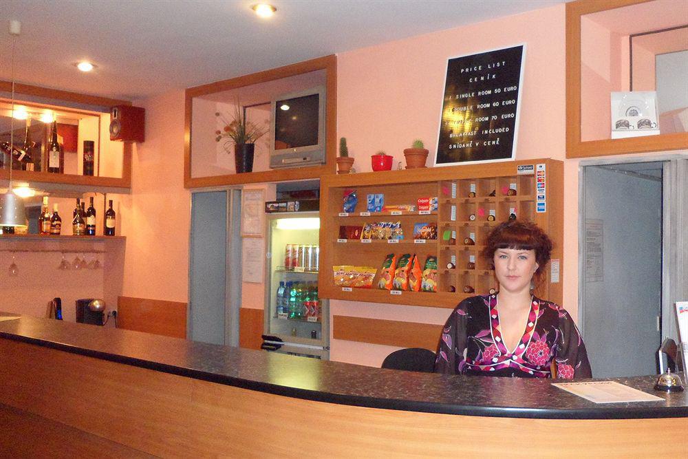 Hotel Mira Inn Prague Extérieur photo
